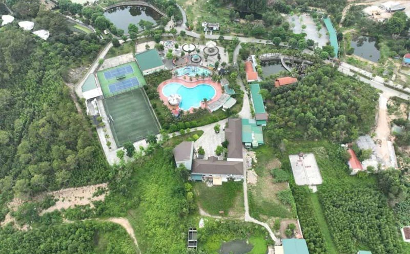 The Hon Nhan ecological garden project has many illegal construction items. Photo: Ngoc Anh