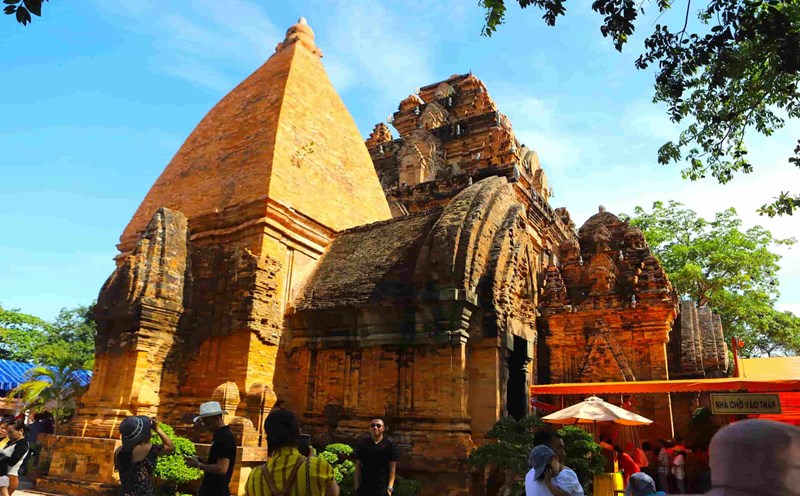 Ponagar Tower is a typical work on architectural art of the Cham people built from the 8th century to the 13th century. Photo: Huu Long Long