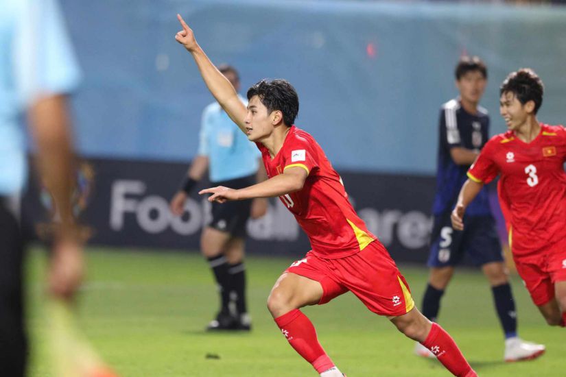 Tran Gia Bao (U17 Vietnam) is holding the record as the youngest player scoring in V.League. Photo: VFF