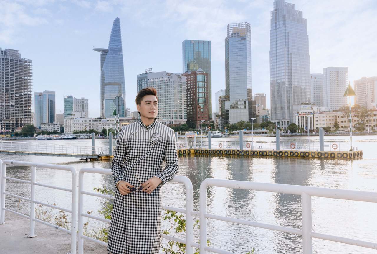 Singer Duong Quoc Hung. Photo: Artist provided.