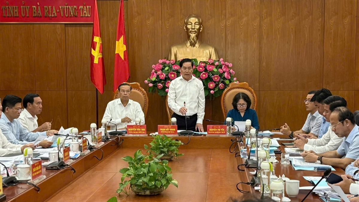 The scene of the Executive Committee of Ba Ria - Vung Tau Provincial Party Committee on the content of the communal administrative arrangement. Photo: Thanh An