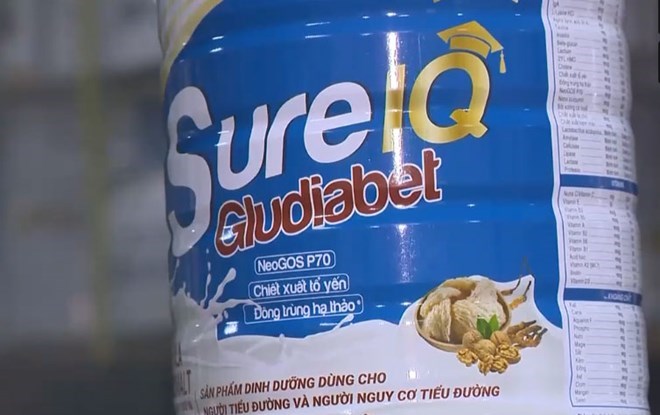 Một đường dây sản xuất, buôn bán, tiêu thụ sữa giả với số lượng cực lớn trên địa bàn TP Hà Nội và các tỉnh lân cận vừa bị Bộ Công an phát hiện. Ảnh: VTV
