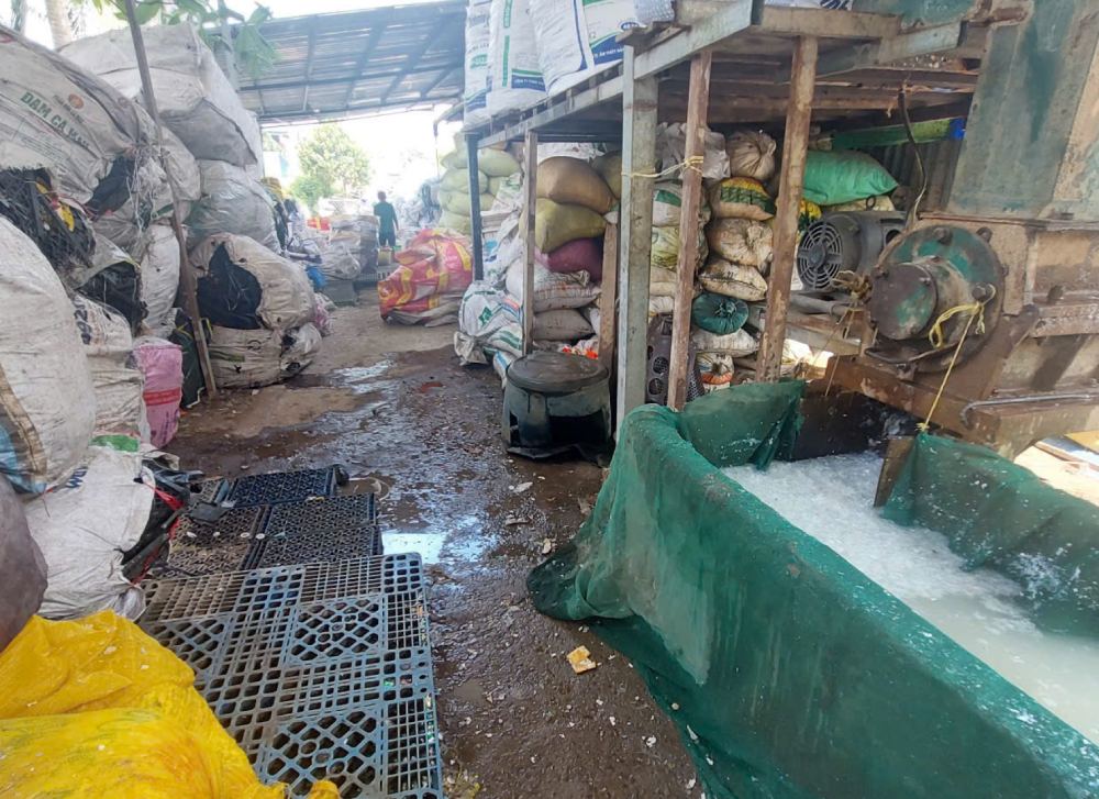 Business households violated untreated wastewater discharging into the environment was caught by the police in February 2025. Photo: Police provided