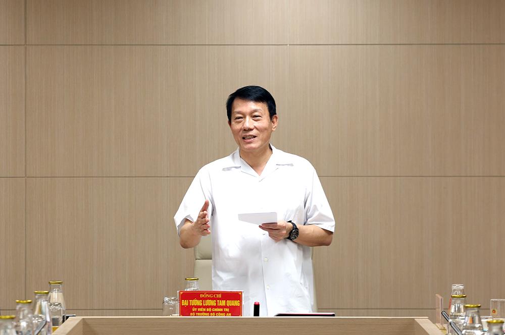 Member of the Politburo, Minister Luong Tam Quang spoke the meeting with MobiFone Telecommunications Corporation. Photo: Ministry of Public Security