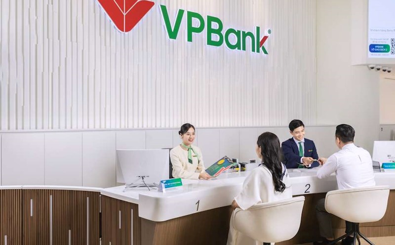 Dòng tiền đột biến đẩy cổ phiếu của VPBank lên giá trần sau chuỗi tăng ...