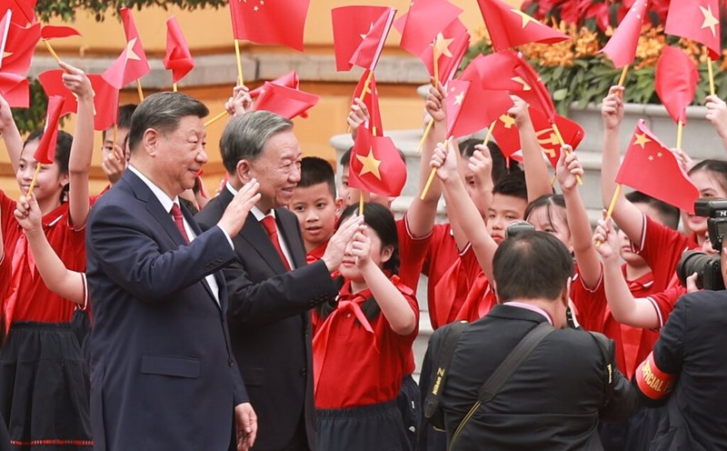 General Secretary To Lam and General Secretary, Chinese President Xi Jinping during the afternoon of April 14. Photo: Hai Nguyen