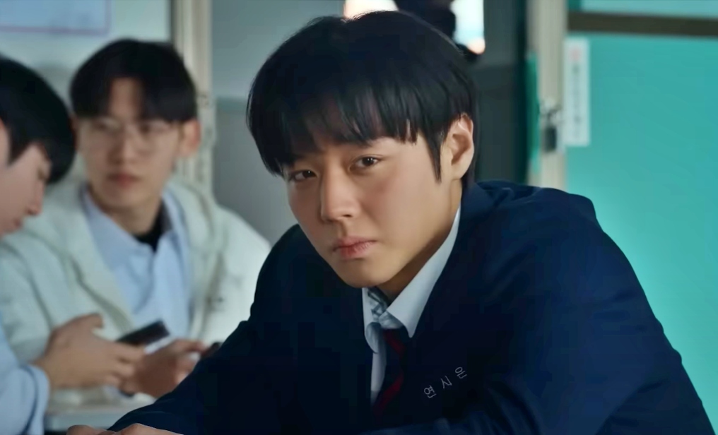 Una escena en la pelicula de heroes debiles 2. Corte de fotos del trailer de la pelicula