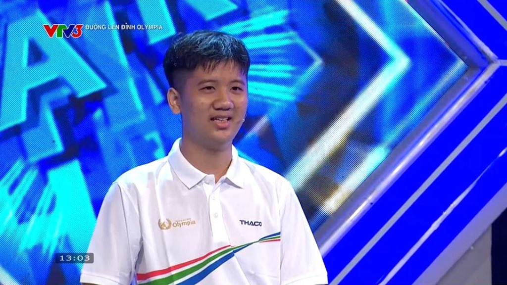 Nguyen Nhut Lam (estudiante de la clase 11a1 Cai Be School, Provincia de Tien Giang) participo en la final del camino a Olumpia en 2025. Foto: FanPage Road to Olympia Peak