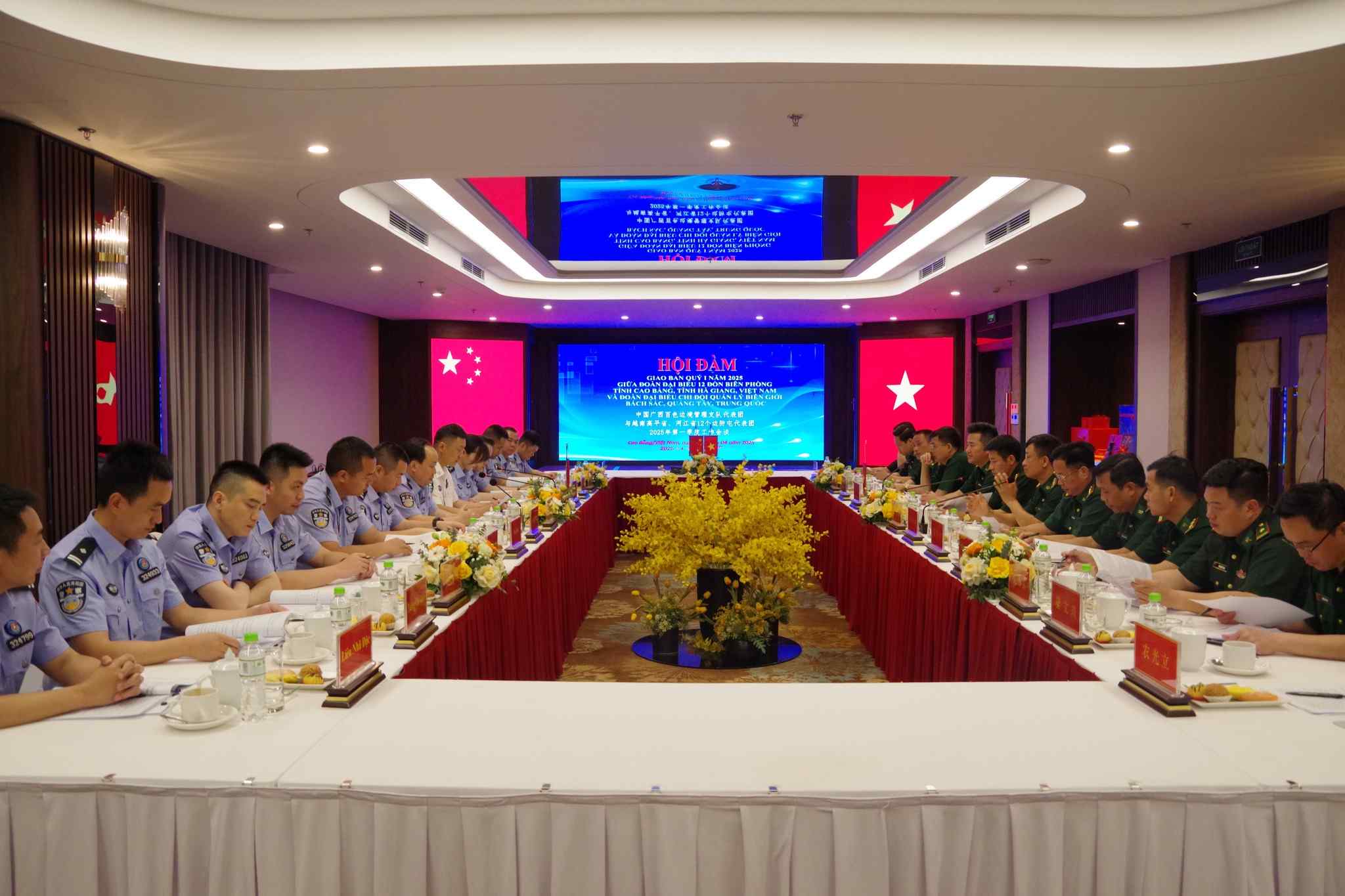 Overview of the talks with the Bach Sac border management team, Guangxi (China). Photo: Huy Duong