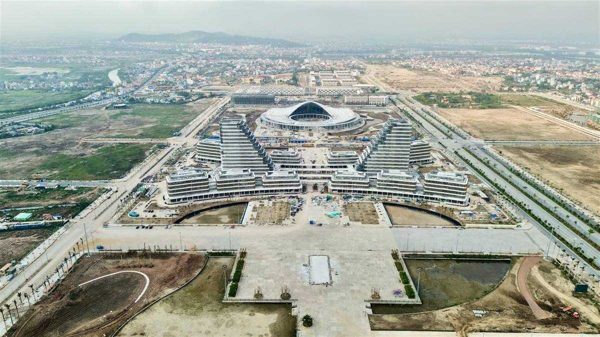 El escenario de la plaza 2 es el lado oeste del rio Cam, Haiphong. Foto: El equipo de la Marina