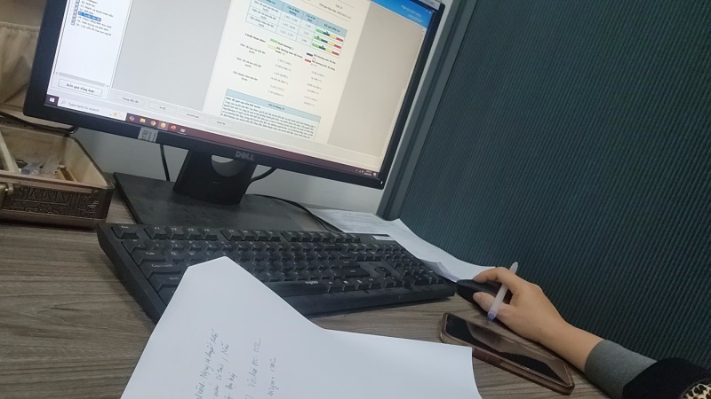 Tu nhung chi so hien len man hinh sau khi cam nam vao may luong tu, vi bac si phan benh. Anh: Nhom PV