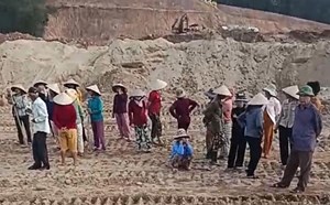Người dân Quảng Trị phản đối khai thác cát sạn vì lo sạt lở