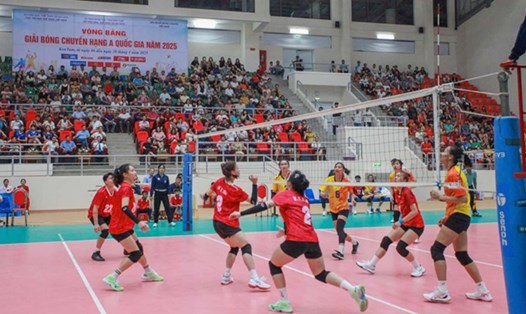 Giải bóng chuyền hạng A toàn quốc bước vào ngày thi đấu thứ 11. Ảnh: Hoàng Thanh