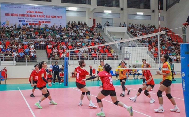 The national A -list volleyball tournament enters the 11th day. Photo: Hoang Thanh