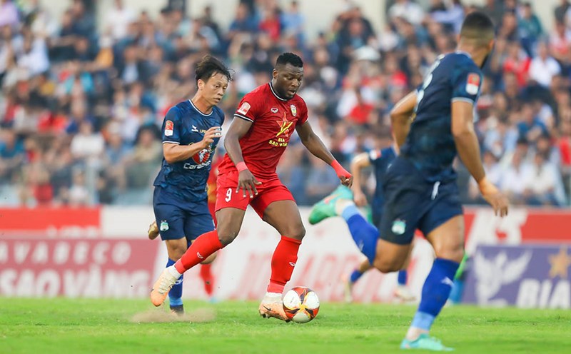 Hoang Anh Gia Lai met Hong Linh Ha Tinh in the 19th round of V.League. Photo: Xuan Thuy