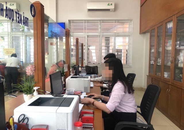 The Government is oriented to review and streamline the payroll in conjunction with restructuring and improving the quality of the team of cadres, civil servants and public employees at the commune level, ensuring within 5 basic years in accordance with regulations. Illustrative photo: Que Chi