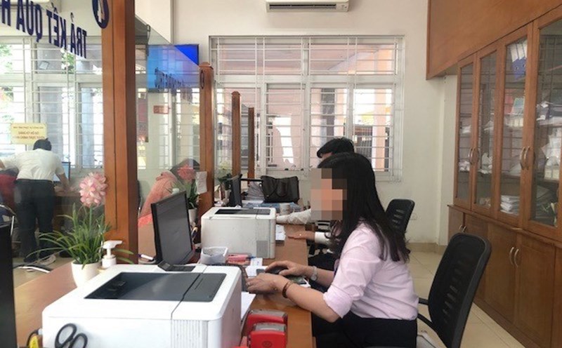 The Government is oriented to review and streamline the payroll in conjunction with restructuring and improving the quality of the team of cadres, civil servants and public employees at the commune level, ensuring within 5 basic years in accordance with regulations. Illustrative photo: Que Chi