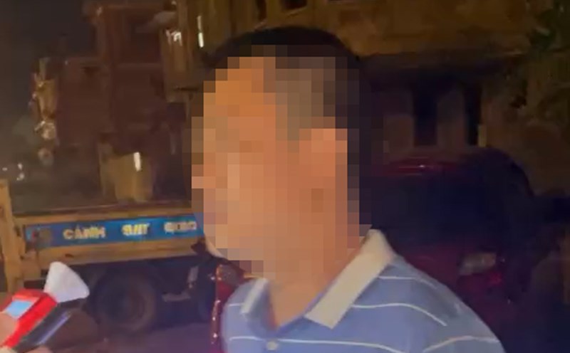 Mr. N.Q.D constantly refuses to measure alcohol content when the authorities of Lao Cai province requested. Photo cut from clip