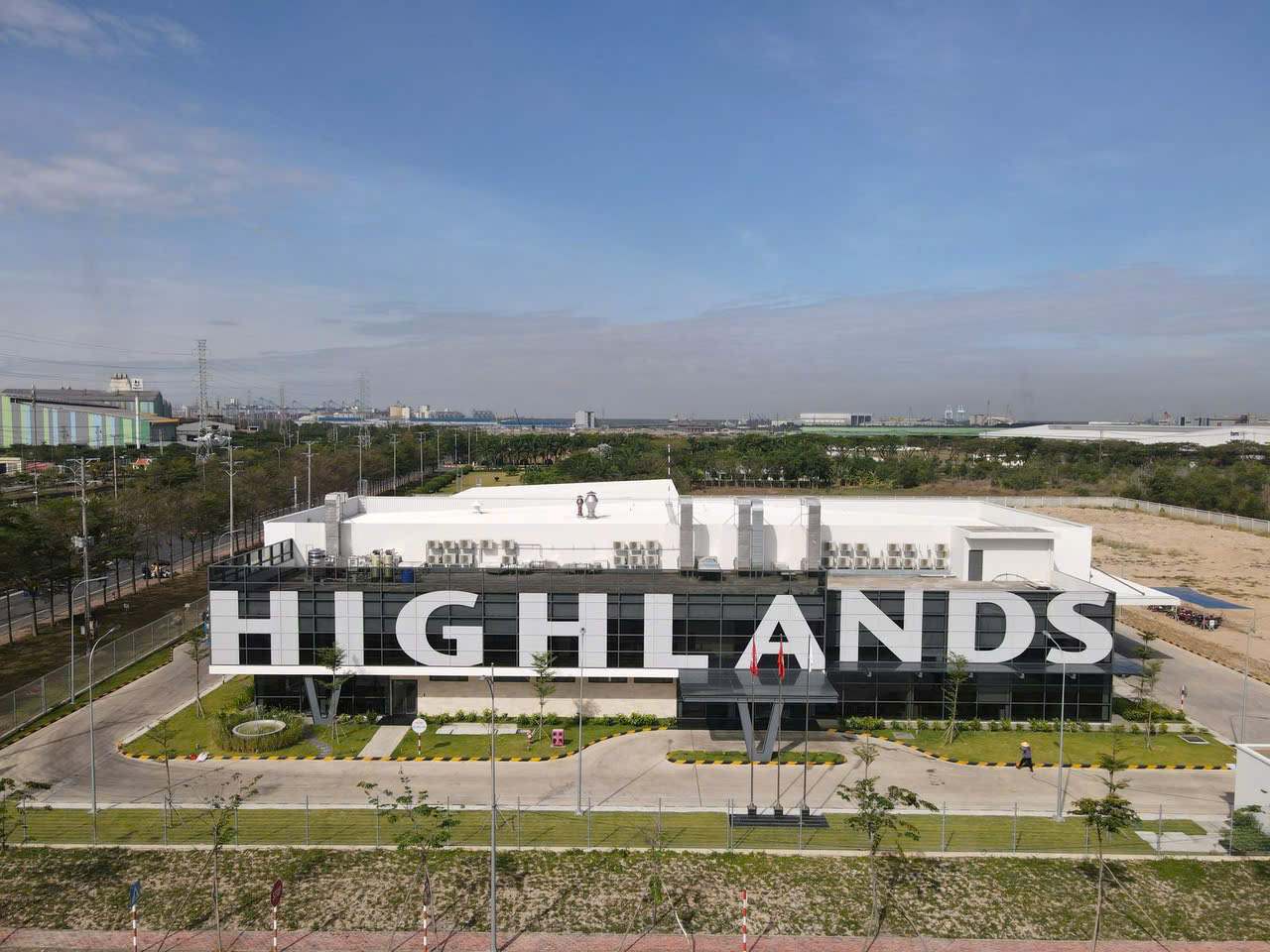 Cai Mep Coffee Coffee Roasting Factory is an iconic project with a scale of nearly VND 500 billion. Photo: Highlands