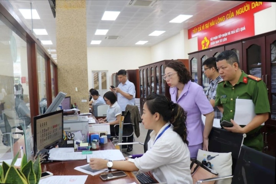 The provincial level plays the role of direct directing, managing and managing the activities of the commune level, including the right to inspect and inspect. Artwork: hanoi.gov.vn