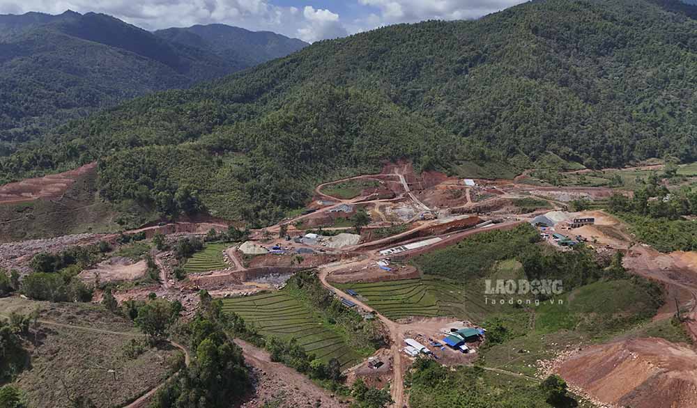 El complejo de embalses de mas de 500 mil millones de dolares en el extremo oeste de la Patria. Imagen de la ciudad de Shanghai