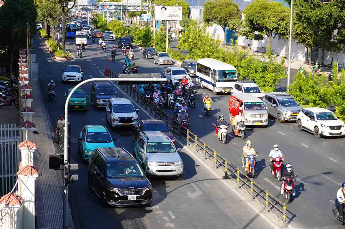 The North and South are forecast to be hot and sunny, with some places above 36 degrees Celsius