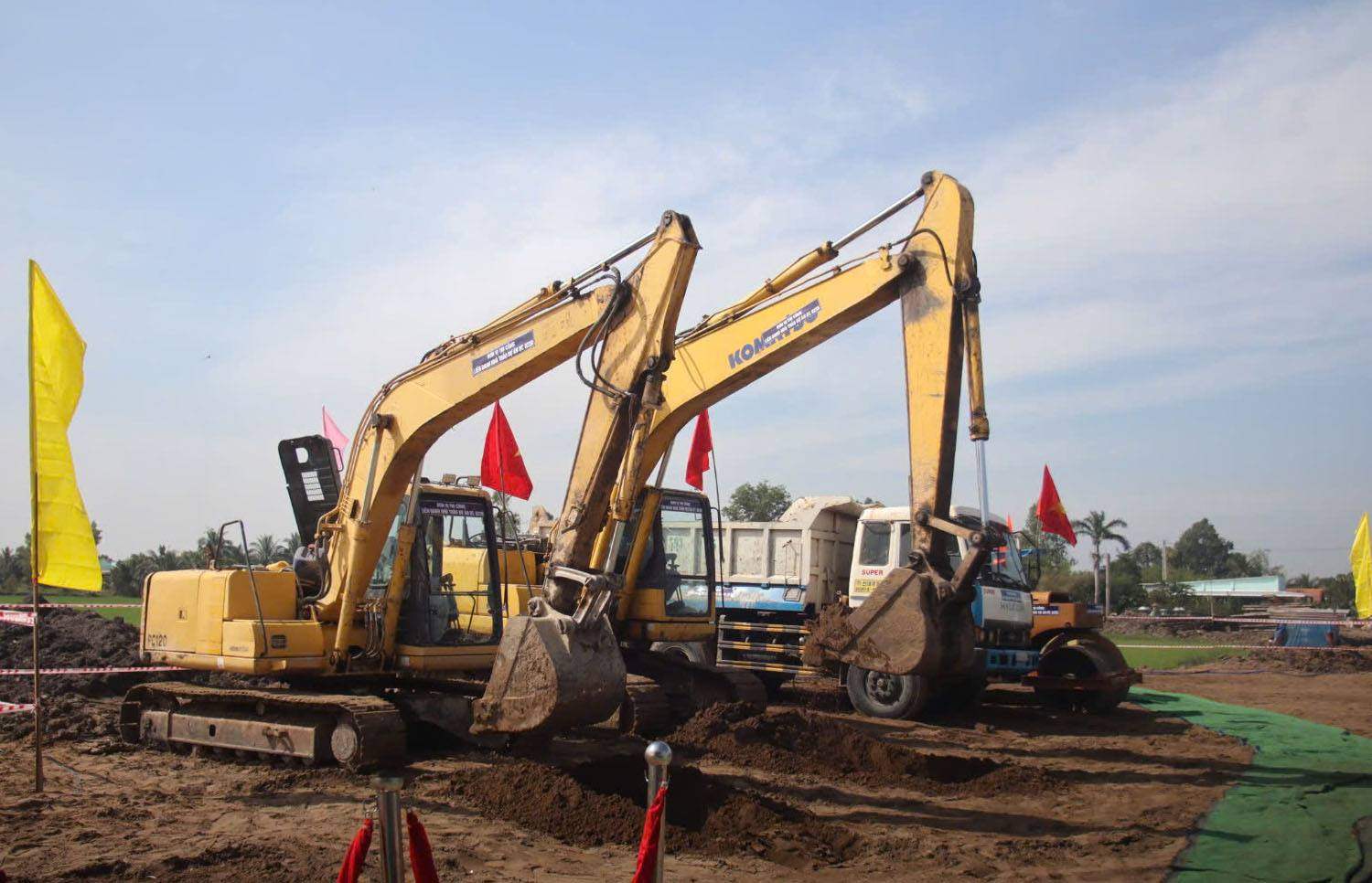 Long y comenzo la construccion, inaugurado e innovador en una serie de 5 proyectos clave y trabaja el 19 de abril para celebrar el 50 aniversario de la liberacion del Sur y la reunificacion del pais. Foto: Long An E -Portal