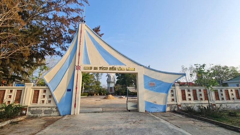 On April 24, 2025 took place a ceremony to receive a special national monument ranking in Vam Lung Ben Lung (Hamlet 8, Rach Goc town, Ngoc Hien district). Photo: Nhat Ho