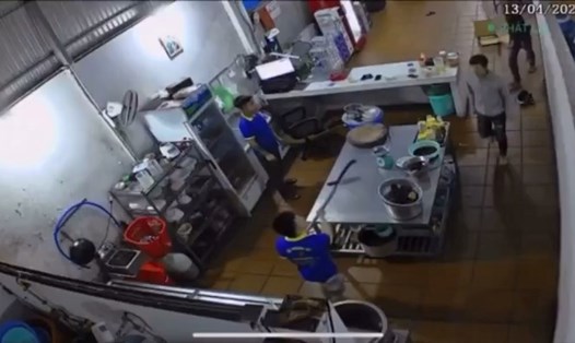Nhân viên quán thịt dê bị đâm tử vong ở Long An