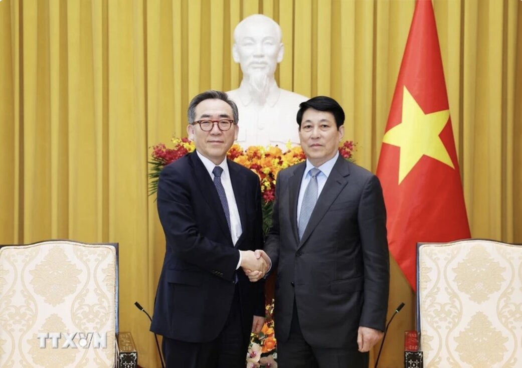 El Ministro de Asuntos Politicos, el Presidente Ljungjung, recibio al Ministro de Relaciones Exteriores de Corea del Sur, Cho Tae-yul. Imagen de la pagina web de la organizacion