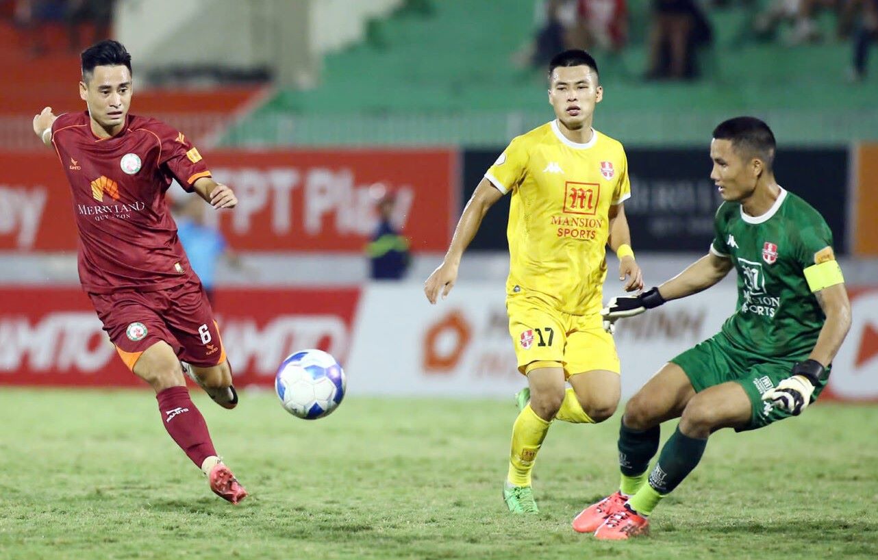 Goalkeeper Dinh Trieu and Hai Phong will have a tough match against Binh Dinh. Photo: VPF