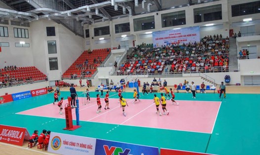 Giải bóng chuyền hạng A toàn quốc bước vào ngày thi đấu thứ 12. Ảnh: Hoàng Thanh