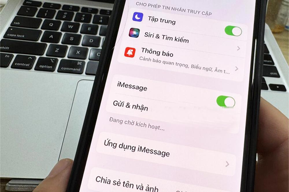 Meta says iMessage is more popular than Facebook Messenger and Instagram. Photo: Anh Vu