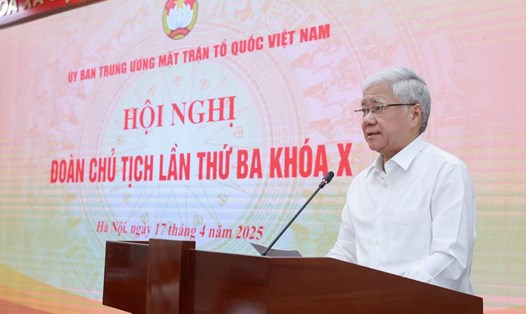 Ông Đỗ Văn Chiến - Ủy viên Bộ Chính trị, Bí thư Trung ương Đảng, Bí thư Đảng ủy MTTQ, các đoàn thể Trung ương, Chủ tịch Ủy ban Trung ương MTTQ Việt Nam phát biểu khai mạc hội nghị. Ảnh: Hải Nguyễn