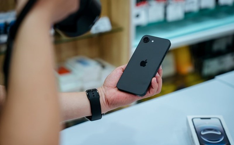Apple has just released a security vulnerability patch update for its devices. Photo: Loan Tran
