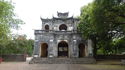 Cong tam quan Van Mieu Xich Dang. Anh: Kim Son