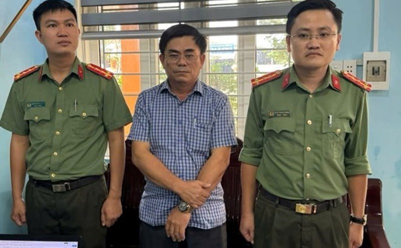 Nguyen Viet Son (Head of the Le Thuy District Public Works Management Board) was prosecuted by Quang Binh Police for his involvement in Cong Minh Green Tree Company. Mr. Son has just been disciplined by being expelled from the Party. Photo: Quang Binh Police