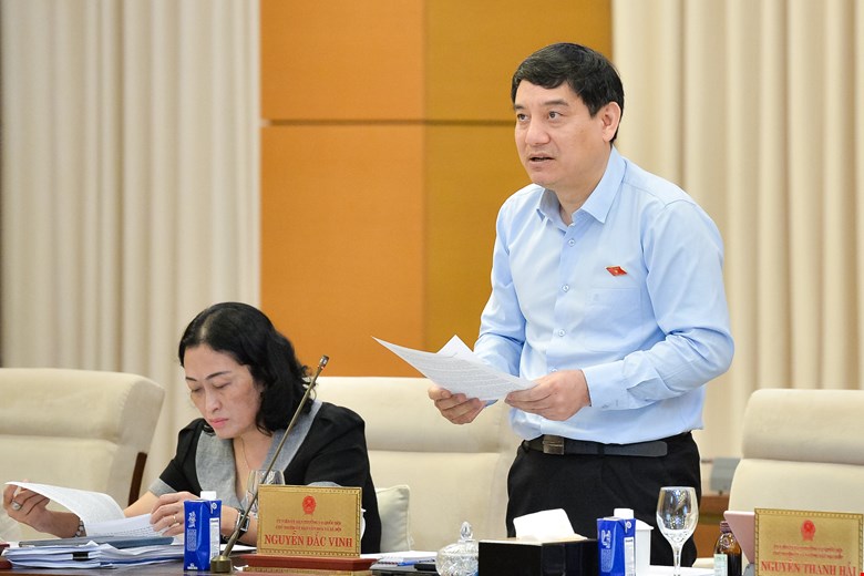 Chairman of the Committee on Culture and Society Nguyen Dac Vinh said that the content of salary policy reform still lacks many data. Photo: Quochoi.vn