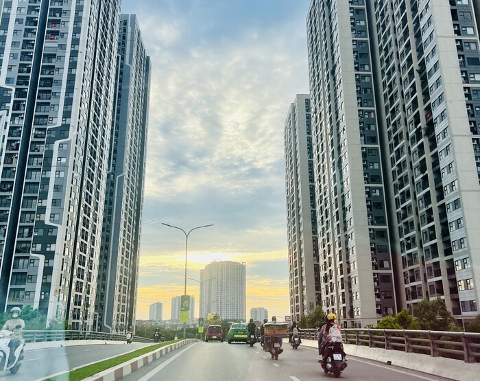 El precio de venta promedio en los proyectos de viviendas en el mercado de primer nivel en Hanoi oscila alrededor de 79 millones de VND por m2. Foto: Tuan Hsuan, director ejecutivo de la empresa