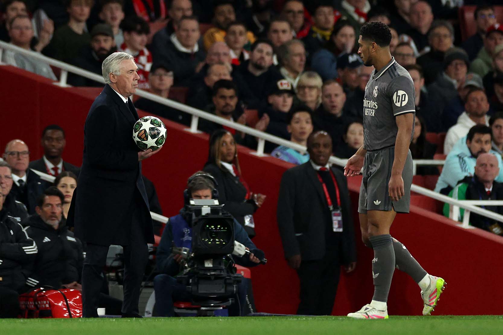 Carlo Ancelotti perdio el juego ante Mikel Arteta. Imagen de AFP