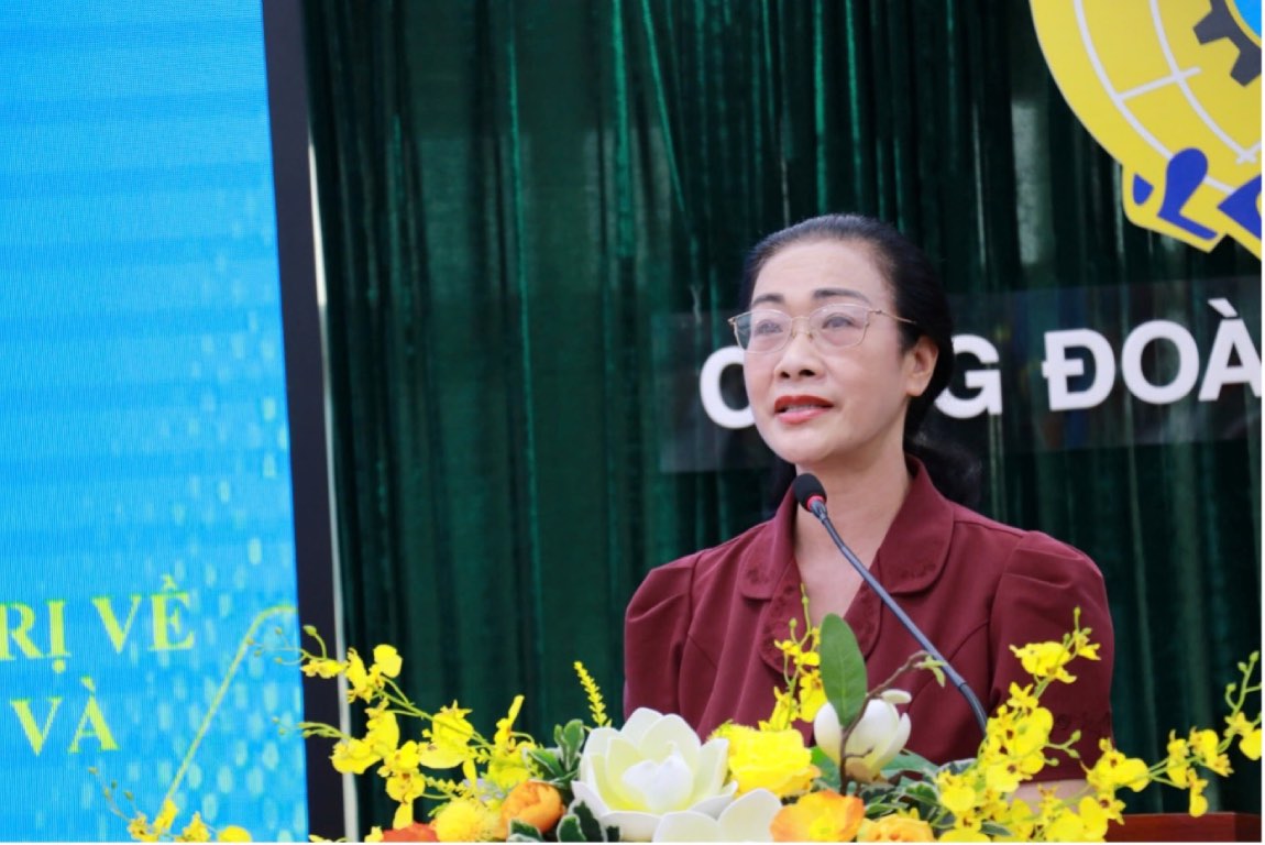 La Sra. Pham Thanh Binh, Presidenta de la Union de Salud de Vietnam, hablo en la Conferencia sobre Implementacion de la Resolucion 57-NQ/TW organizada por la Union de Salud de Vietnam. Foto: CD Healthvn