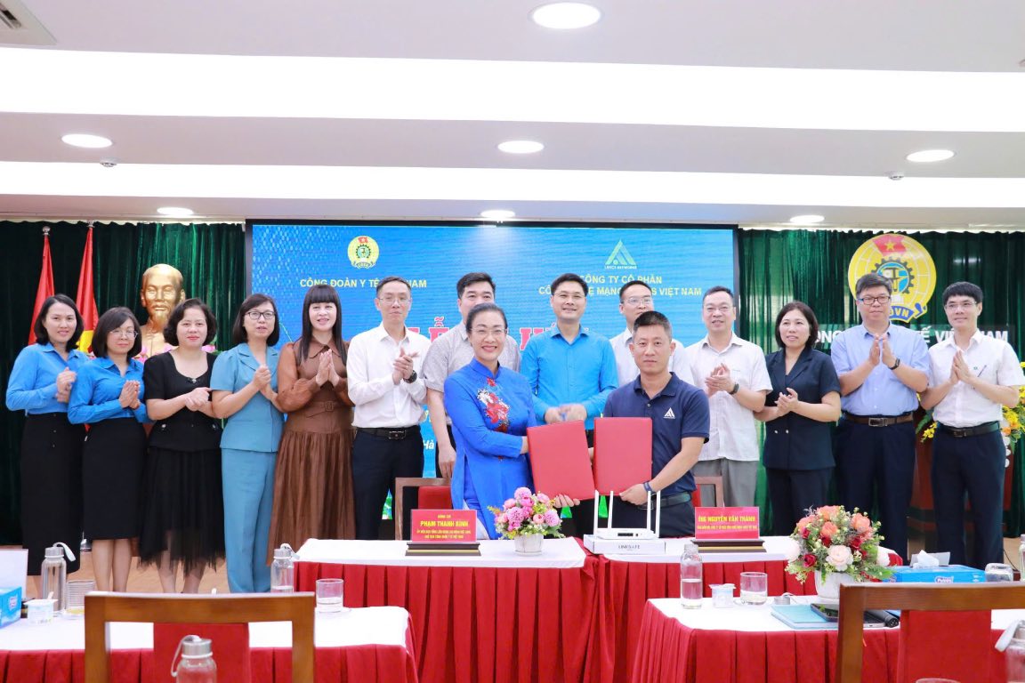 Los lideres de la Union de Salud de Vietnam y Lancs Vietnam Network Technology Stock Company firmaron un acuerdo sobre cooperacion para los miembros de la Union. Foto: CD Healthvn