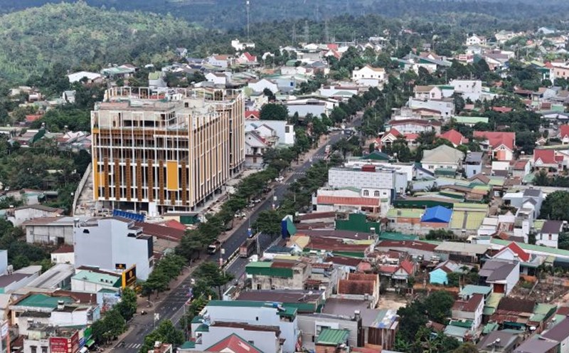 The project to reorganize commune-level administrative units in Dak Nong aims to optimize management activities and facilitate people. Photo: Bao Lam