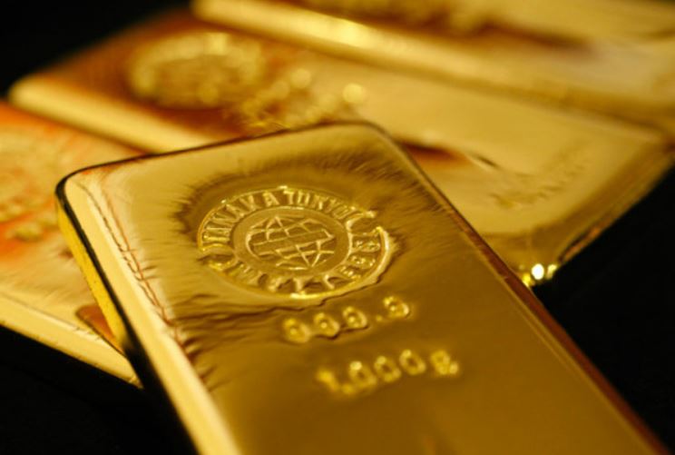 World gold price on April 18 climbed to 3,329 USD/ounce. Photo: Xinhua