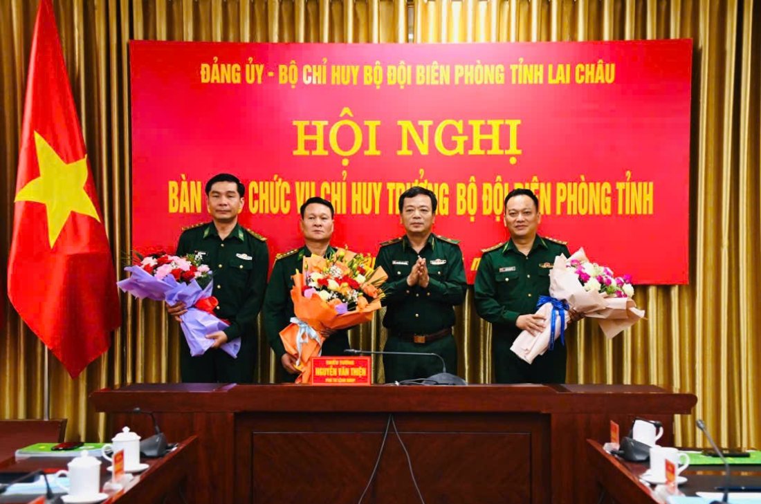 Conference on handover of the duties of Commander of Lai Chau Provincial Border Guard between military officers. Photo: Laichau.gov.vn