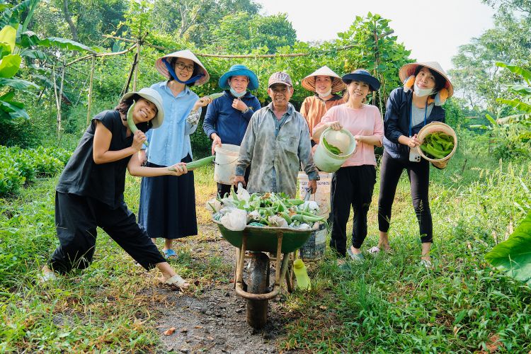 Tourists experience green tourism in Dong Nai. Photo: Minh Duc