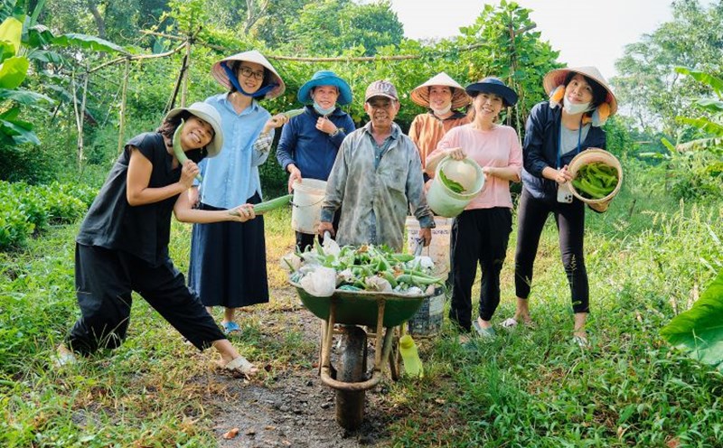 Tourists experience green tourism in Dong Nai. Photo: Minh Duc
