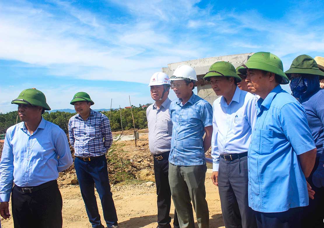 El jefe de la provincia de Yin An, el inspector general, desembolso el capital de inversion publica. Imagen de la pagina web de la empresa