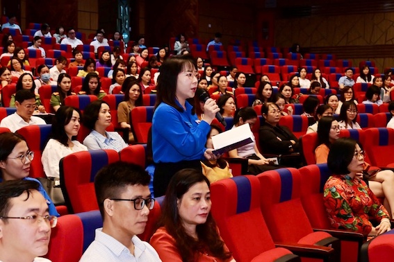 The delegate raised his petition at the meeting. Photo: Hai Duong Provincial Portal