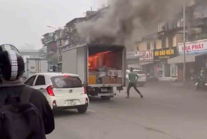 5 notas para reducir el riesgo de incendios de coches en verano. Imagen de la derecha